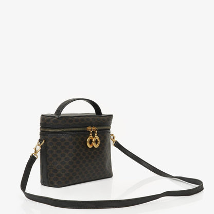 Celine Vintage Macadam Triomphe Vanity Bag in Schwarz
