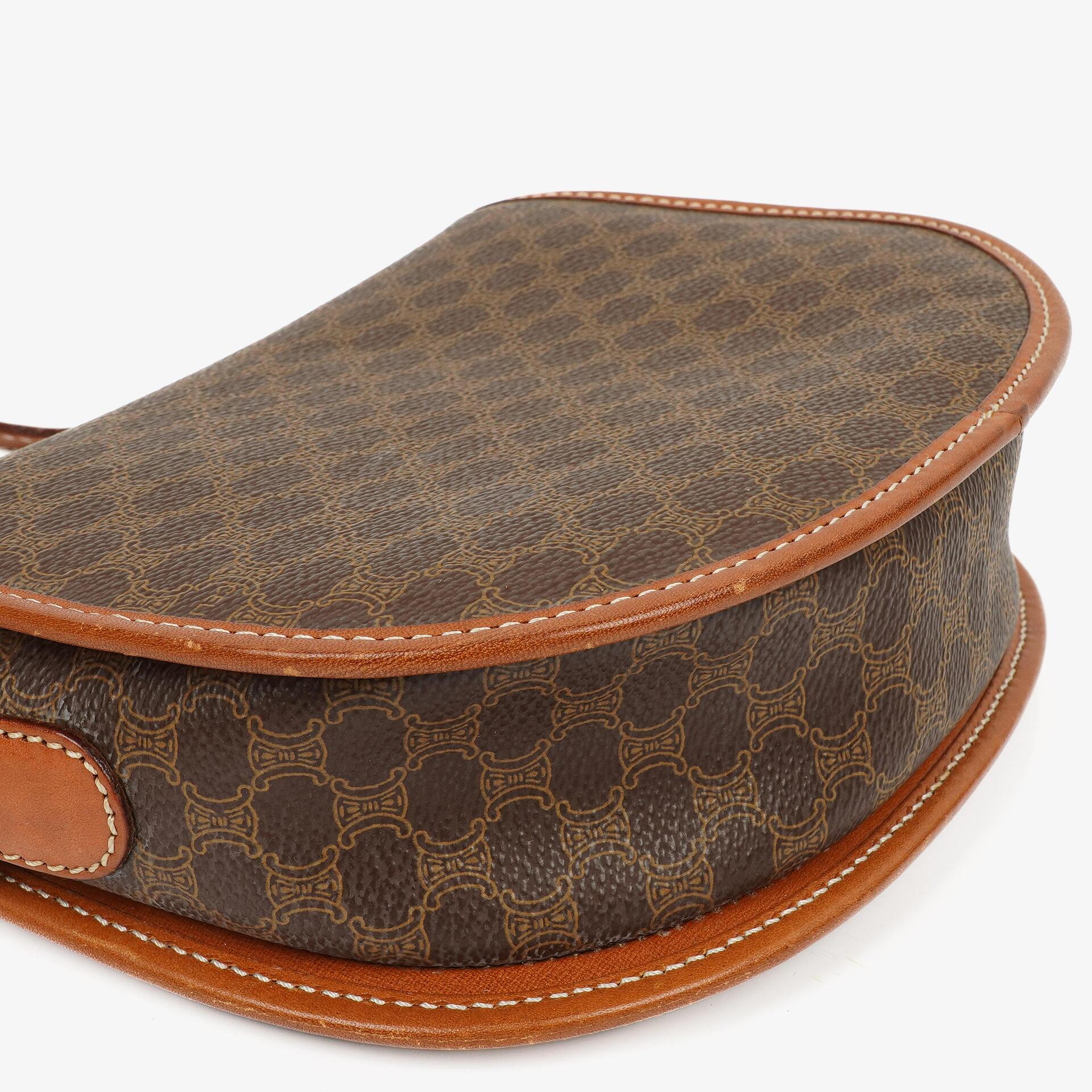 Celine Vintage Macadam Triomphe Braun Umhängetasche