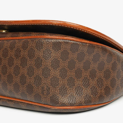 Celine Vintage Macadam Triomphe Umhängetasche in Braun