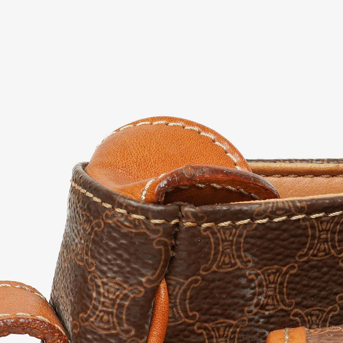 Celine Vintage Macadam Triomphe Umhängetasche in Braun