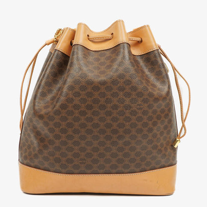 Celine Vintage Macadam Triomphe Beuteltasche in Braun mit Kordelzug