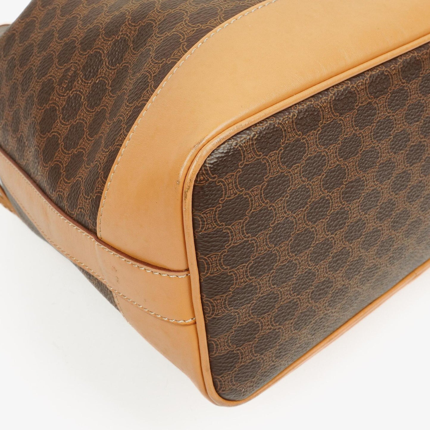 Celine Vintage Macadam Triomphe Beuteltasche in Braun mit Kordelzug