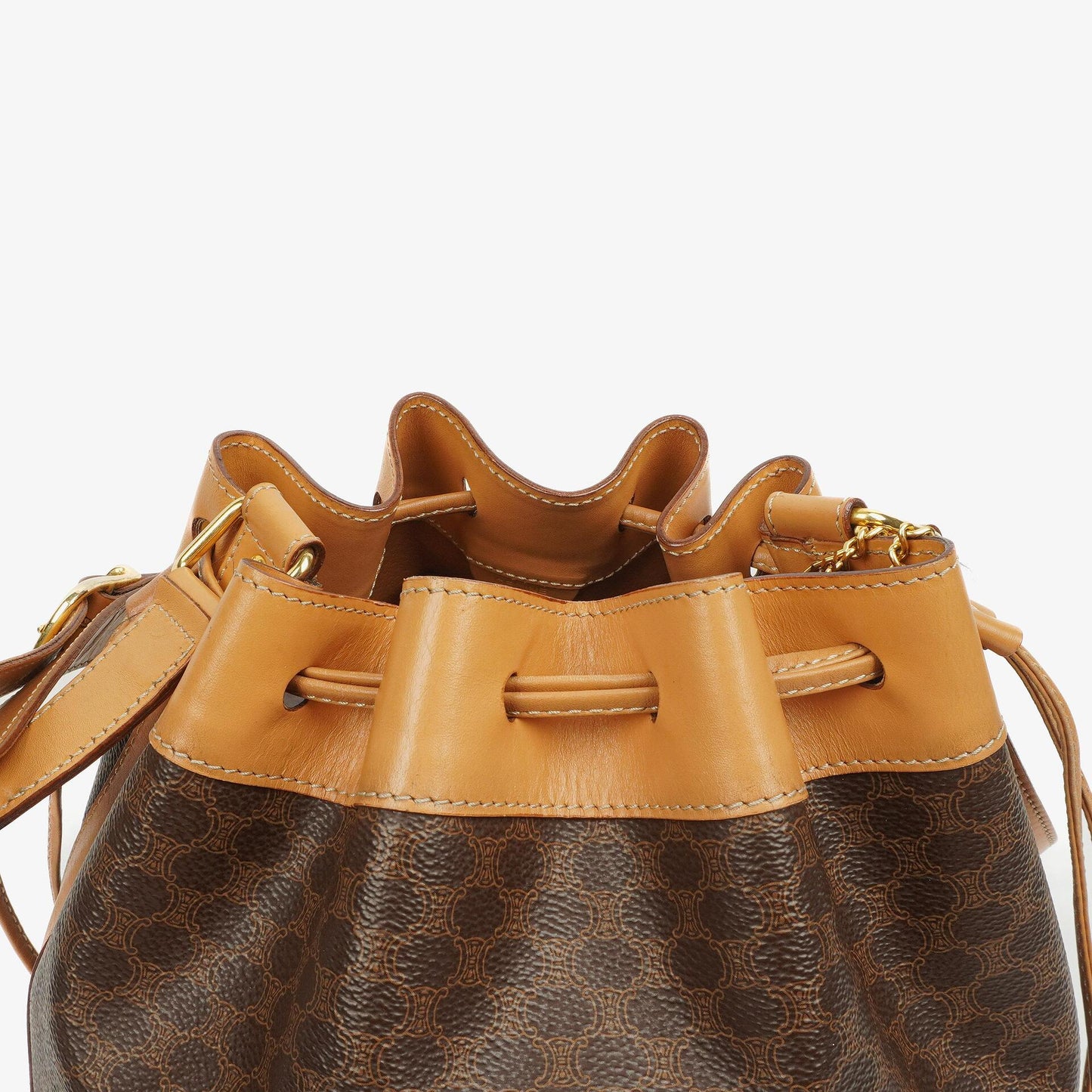 Celine Vintage Macadam Triomphe Beuteltasche in Braun mit Kordelzug