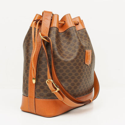 Celine Vintage Macadam Triomphe Bucket Bag mit Zugband in Braun