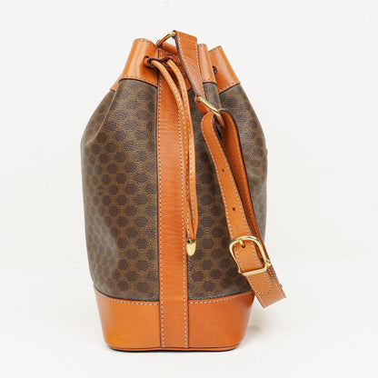 Celine Vintage Macadam Triomphe Bucket Bag mit Zugband in Braun