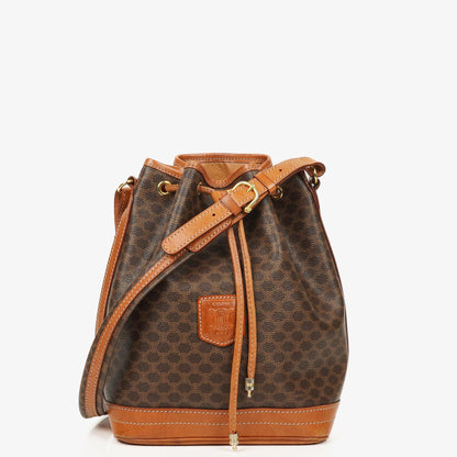 Celine Vintage Macadam Triomphe Bucket Bag mit Zugband in Braun