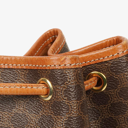 Celine Vintage Macadam Triomphe Bucket Bag mit Zugband in Braun