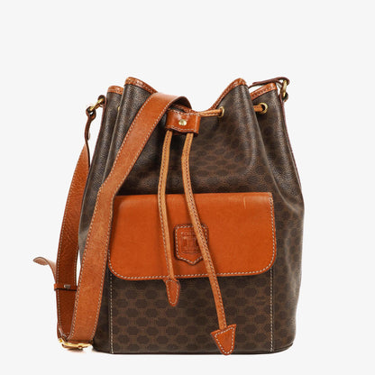 Celine Vintage Macadam Triomphe Bucket Bag mit Zugband in Braun