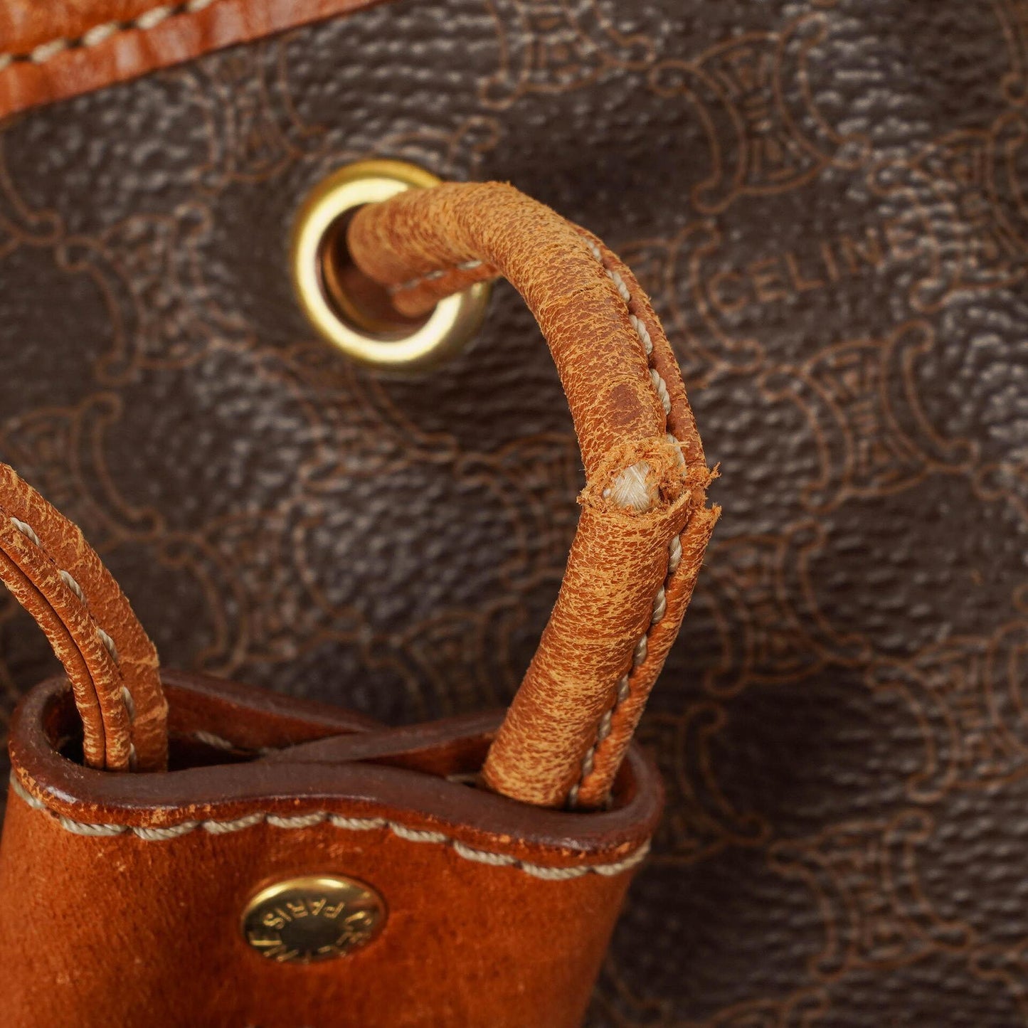 Celine Vintage Macadam Triomphe Bucket Bag mit Zugband in Braun