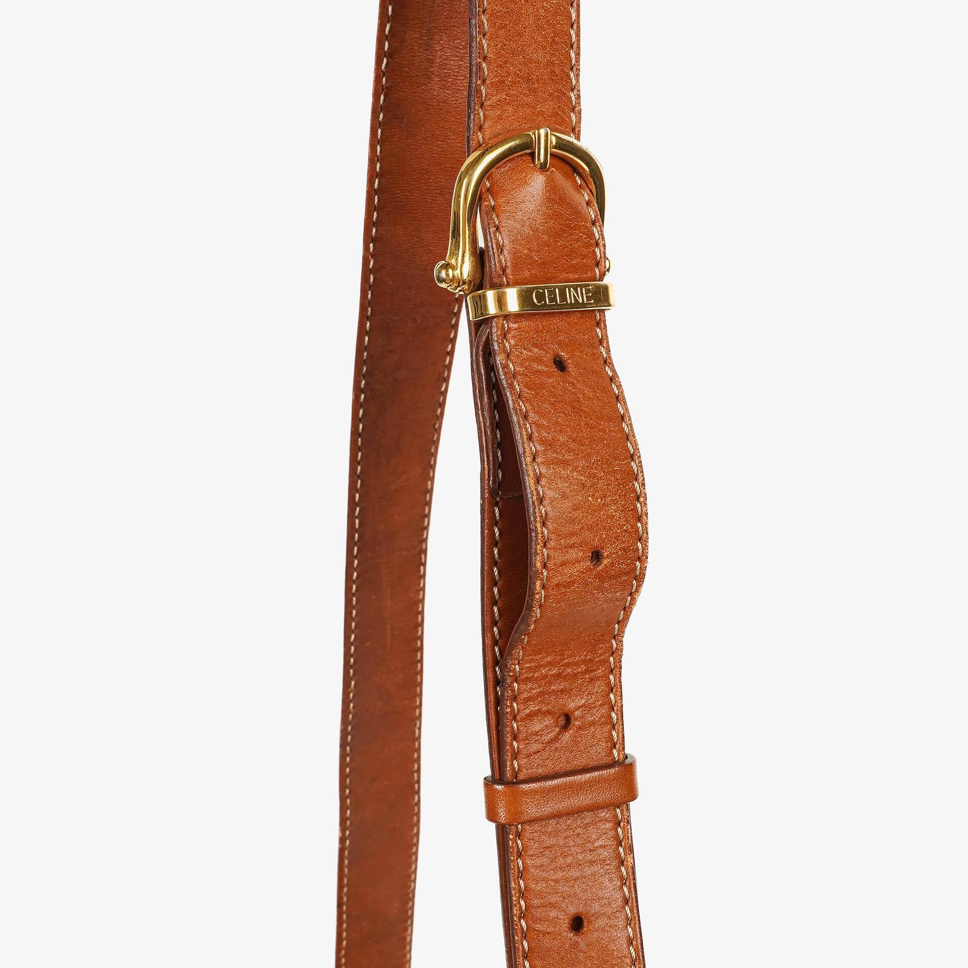 Celine Vintage Macadam Triomphe Bucket Bag mit Zugband in Braun