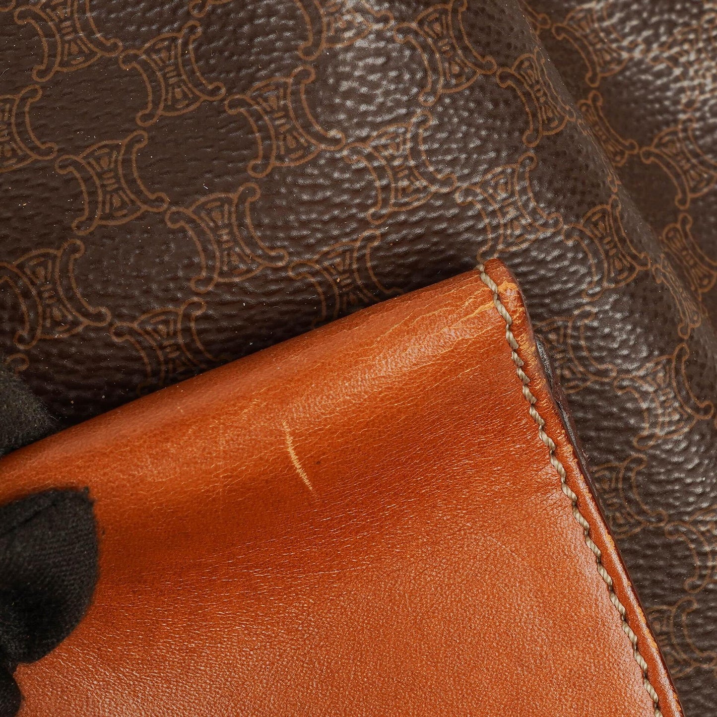 Celine Vintage Macadam Triomphe Bucket Bag mit Zugband in Braun