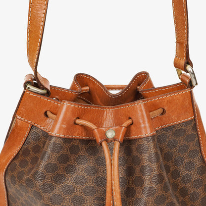 Celine Vintage Macadam Triomphe Bucket Bag mit Zugband in Braun