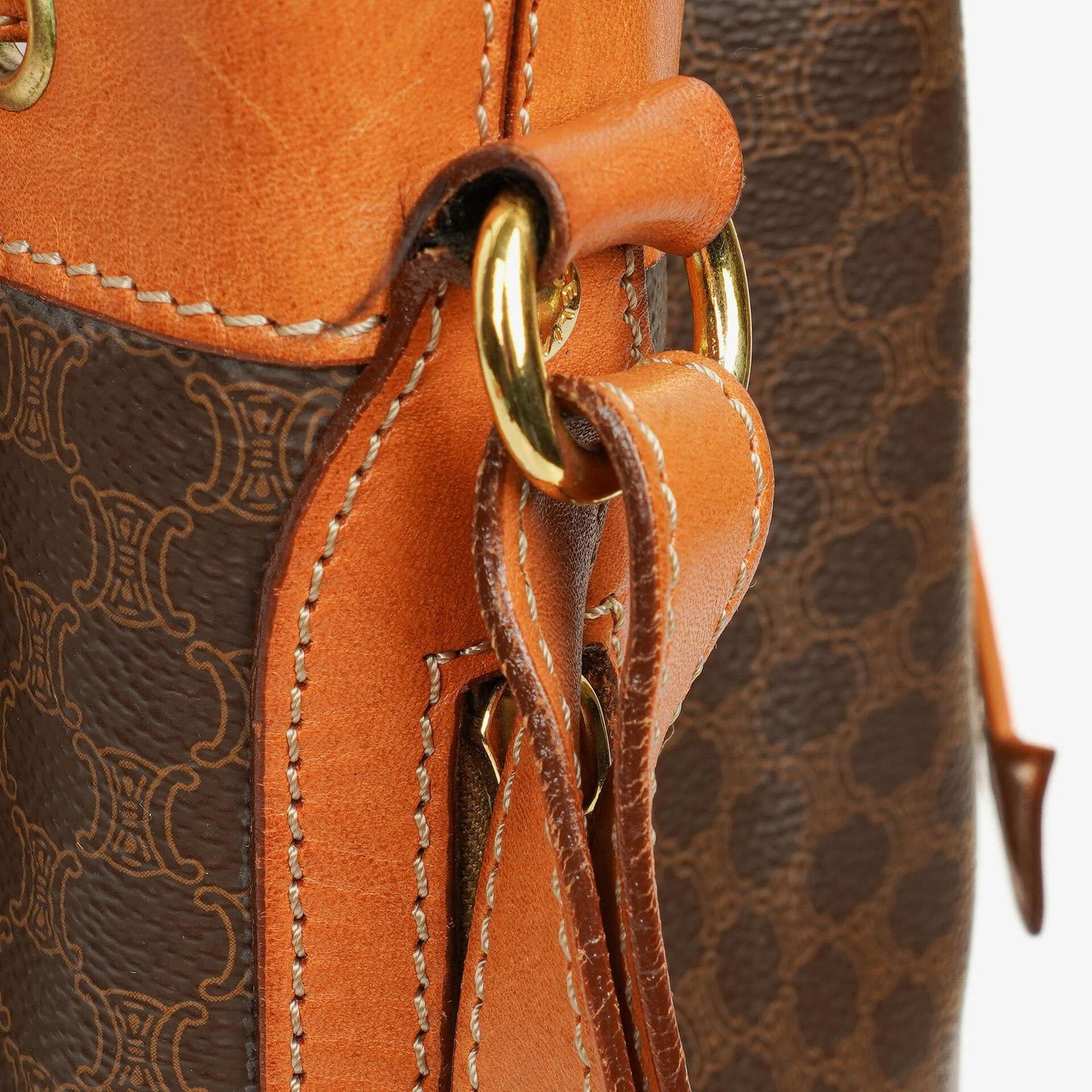 Celine Vintage Macadam Triomphe Bucket Bag mit Zugband in Braun