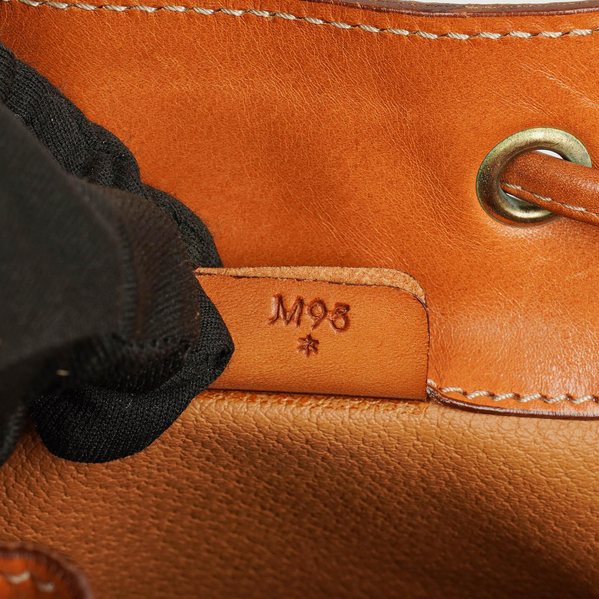 Celine Vintage Macadam Triomphe Bucket Bag mit Zugband in Braun