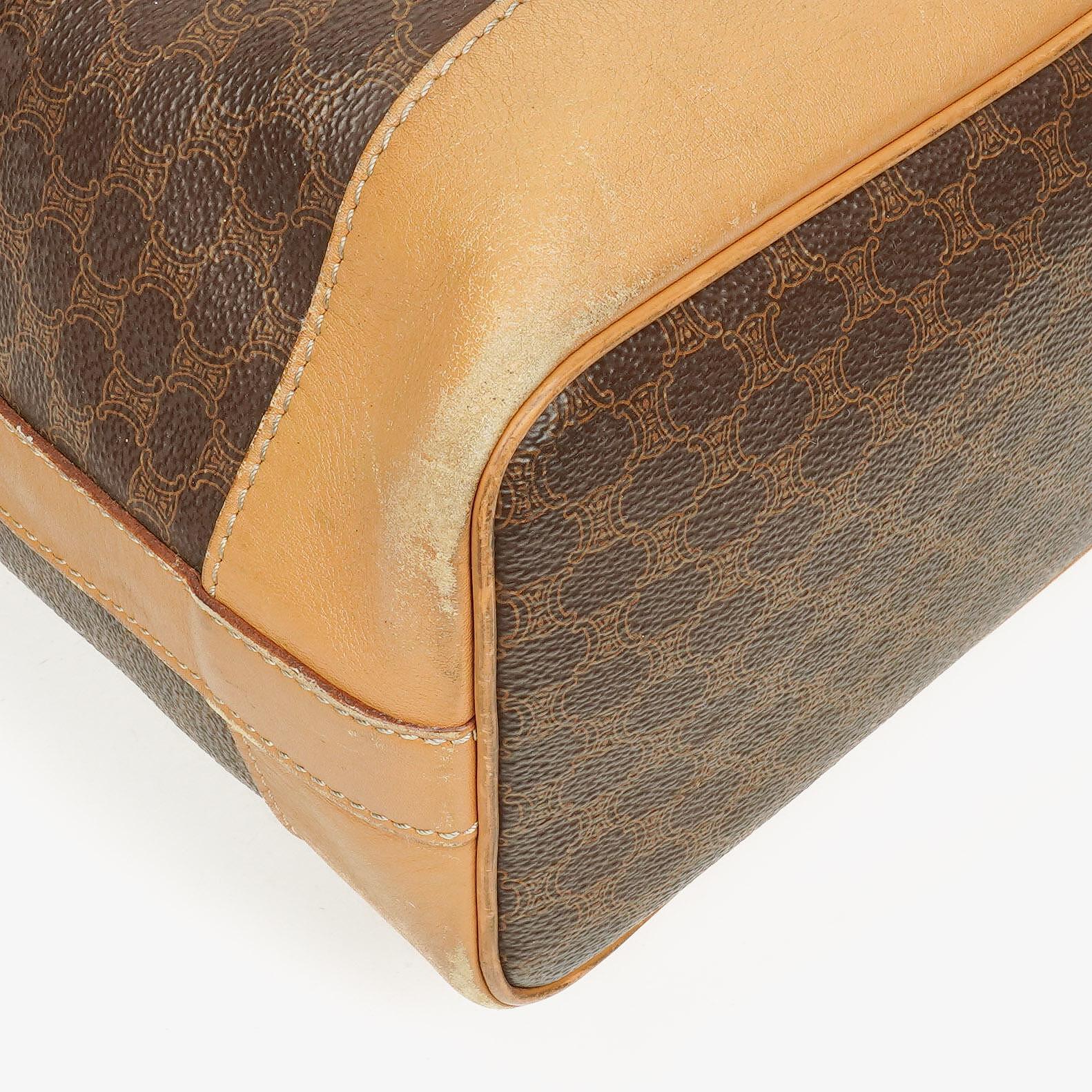Celine Vintage Macadam Triomphe Bucket Bag mit Zugband in Braun