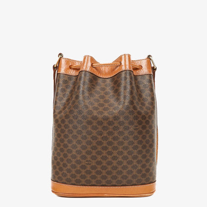 Celine Vintage Macadam Triomphe Bucket Bag mit Zugband in Braun