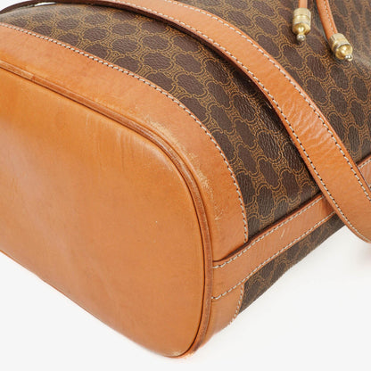 Celine Vintage Macadam Triomphe Bucket Bag mit Zugband in Braun