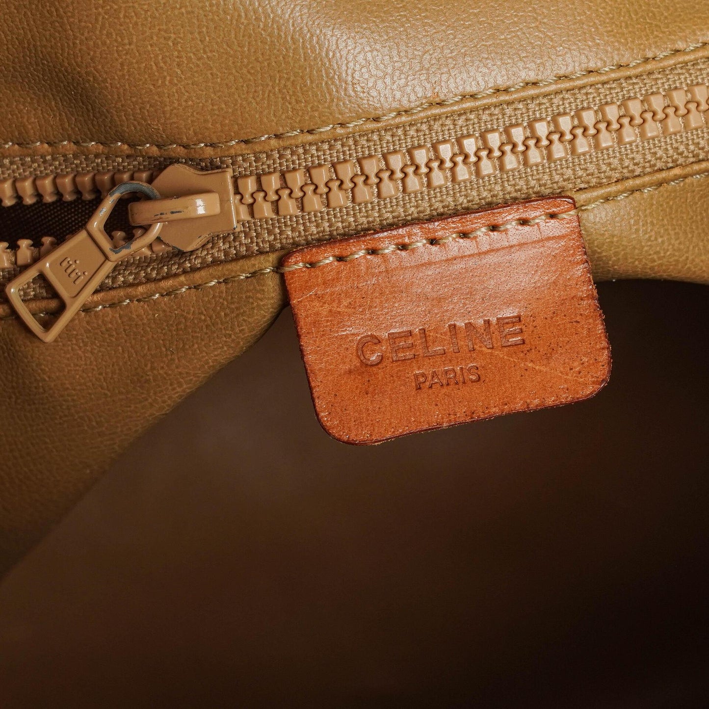Celine Vintage Macadam Triomphe Bucket Bag mit Zugband in Braun