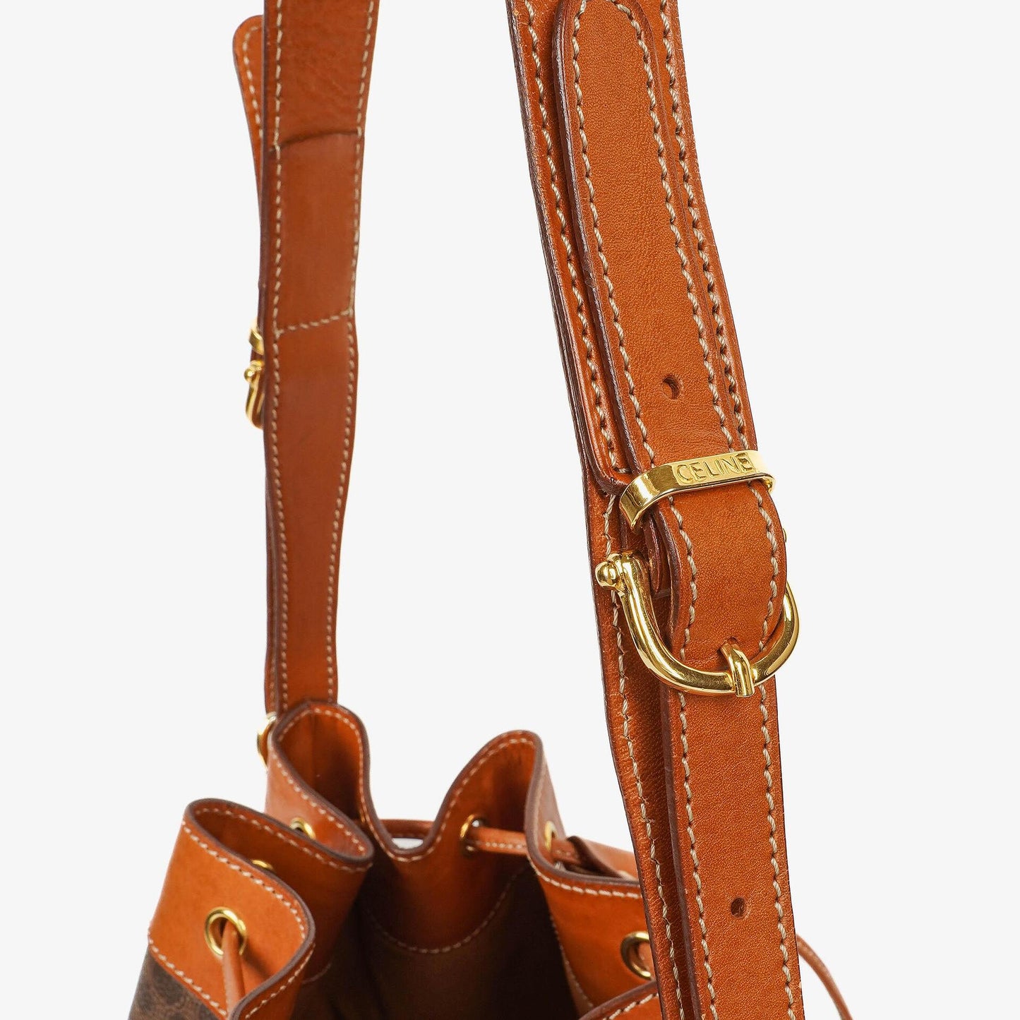 Celine Vintage Macadam Triomphe Bucket Bag mit Zugband in Braun