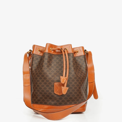 Celine Vintage Macadam Triomphe Bucket Tasche mit Kordelzug in Braun