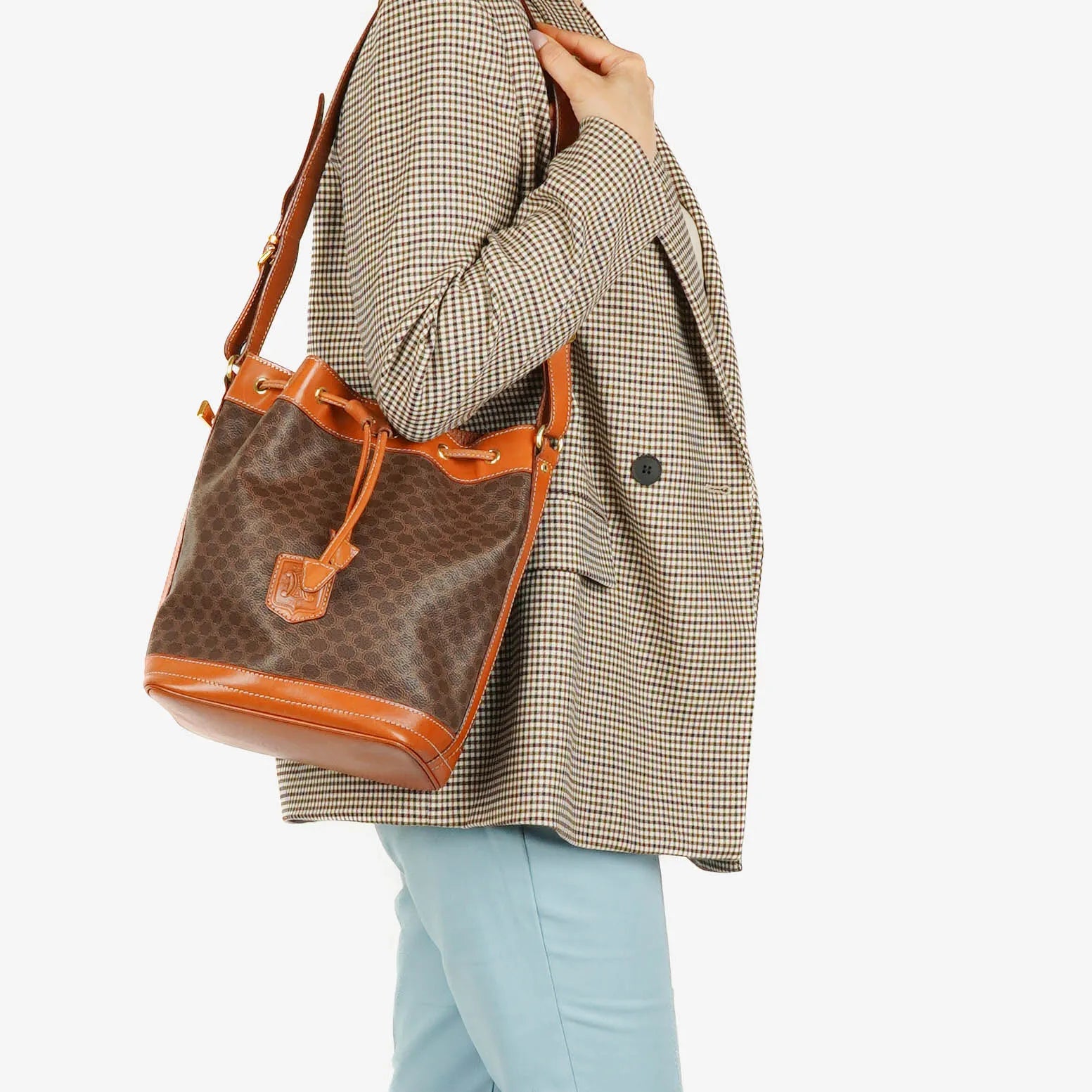 Celine Vintage Macadam Triomphe Bucket Tasche mit Kordelzug in Braun