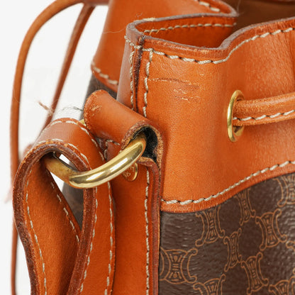 Celine Vintage Macadam Triomphe Bucket Tasche mit Kordelzug in Braun