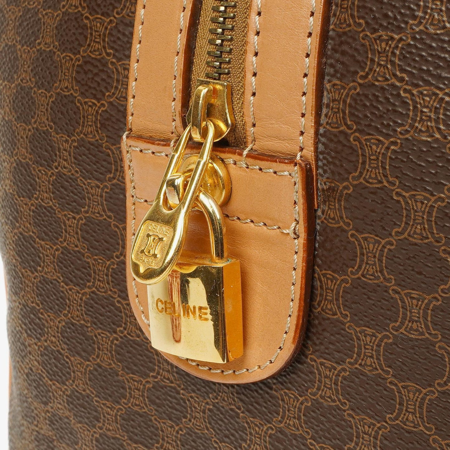 Celine Vintage Macadam Triomphe Reisetasche in Braun
