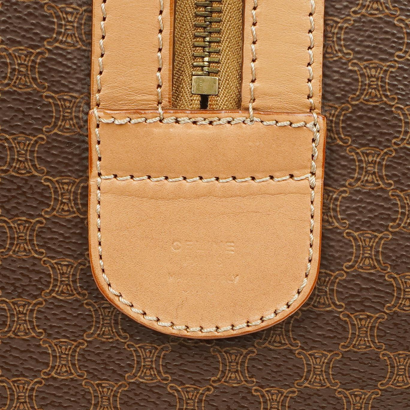 Celine Vintage Macadam Triomphe Reisetasche in Braun