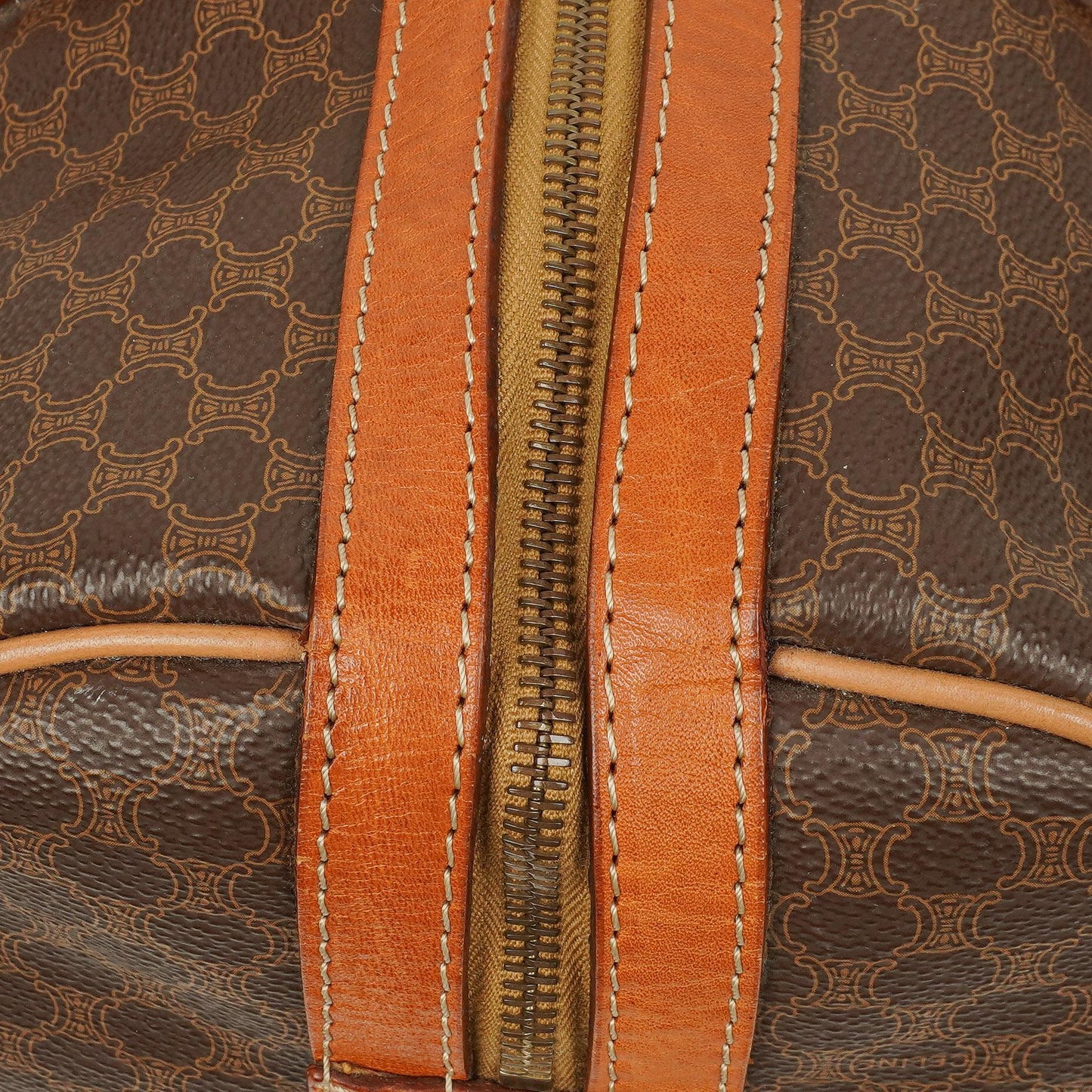 Celine Vintage Macadam Triomphe Reisetasche in Braun