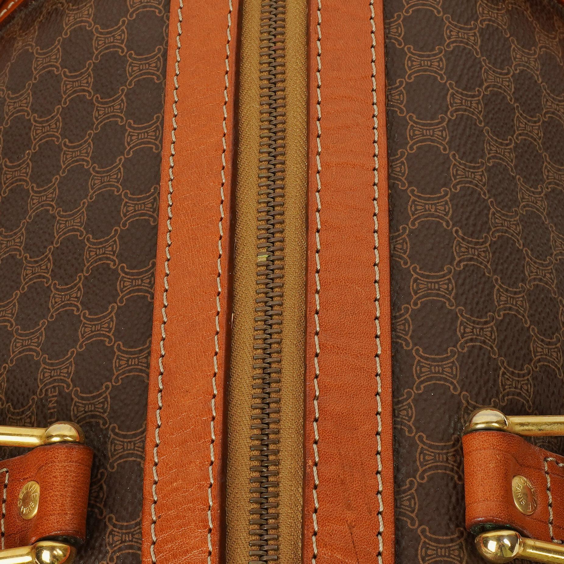 Celine Vintage Macadam Triomphe Reisetasche in Braun