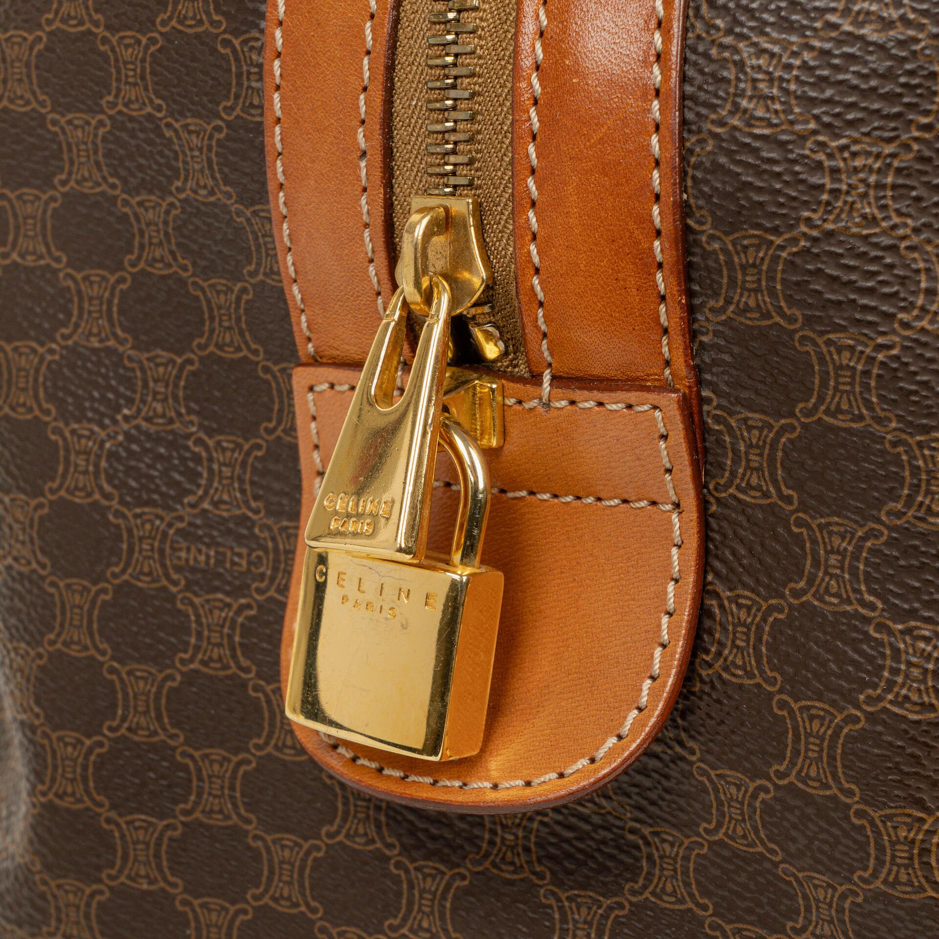 Celine Vintage Macadam Triomphe Reisetasche in Braun