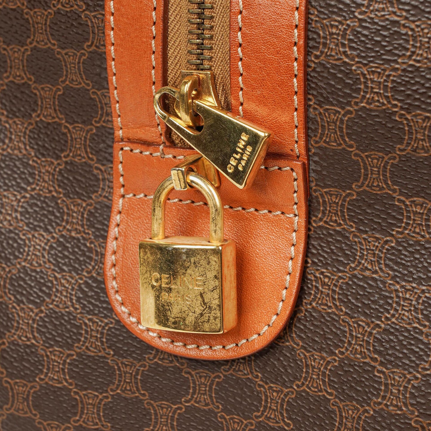 CELINE Vintage Macadam Triomphe Reisetasche in Braun