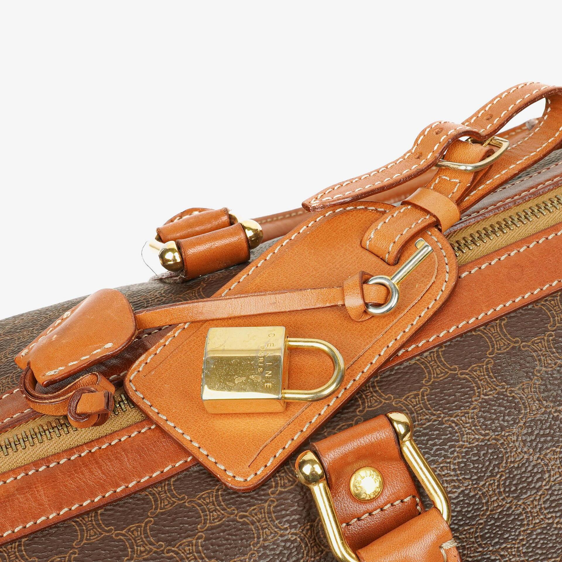 Celine Vintage Macadam Triomphe Reisetasche in Braun