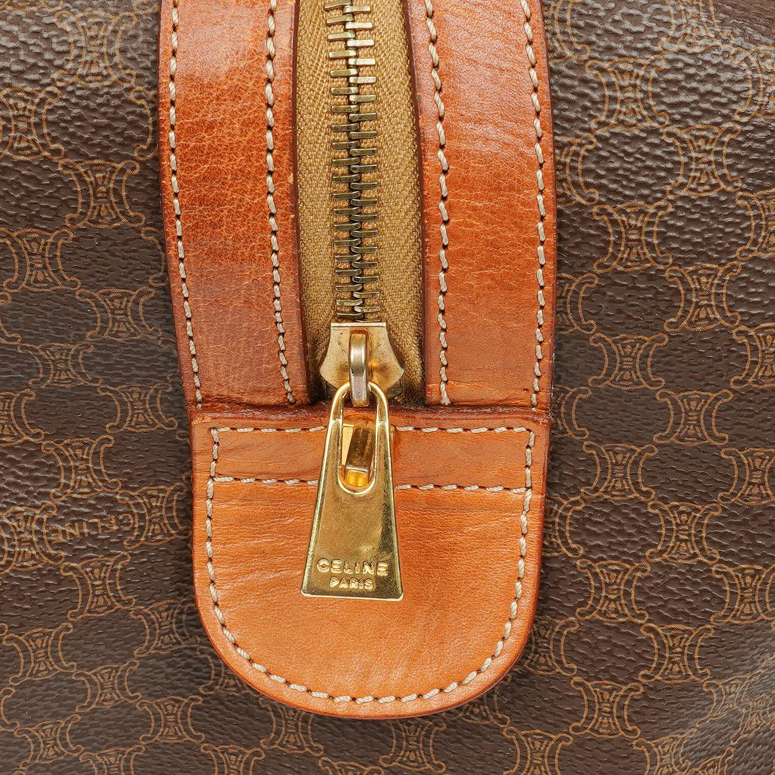 Celine Vintage Macadam Triomphe Reisetasche in Braun