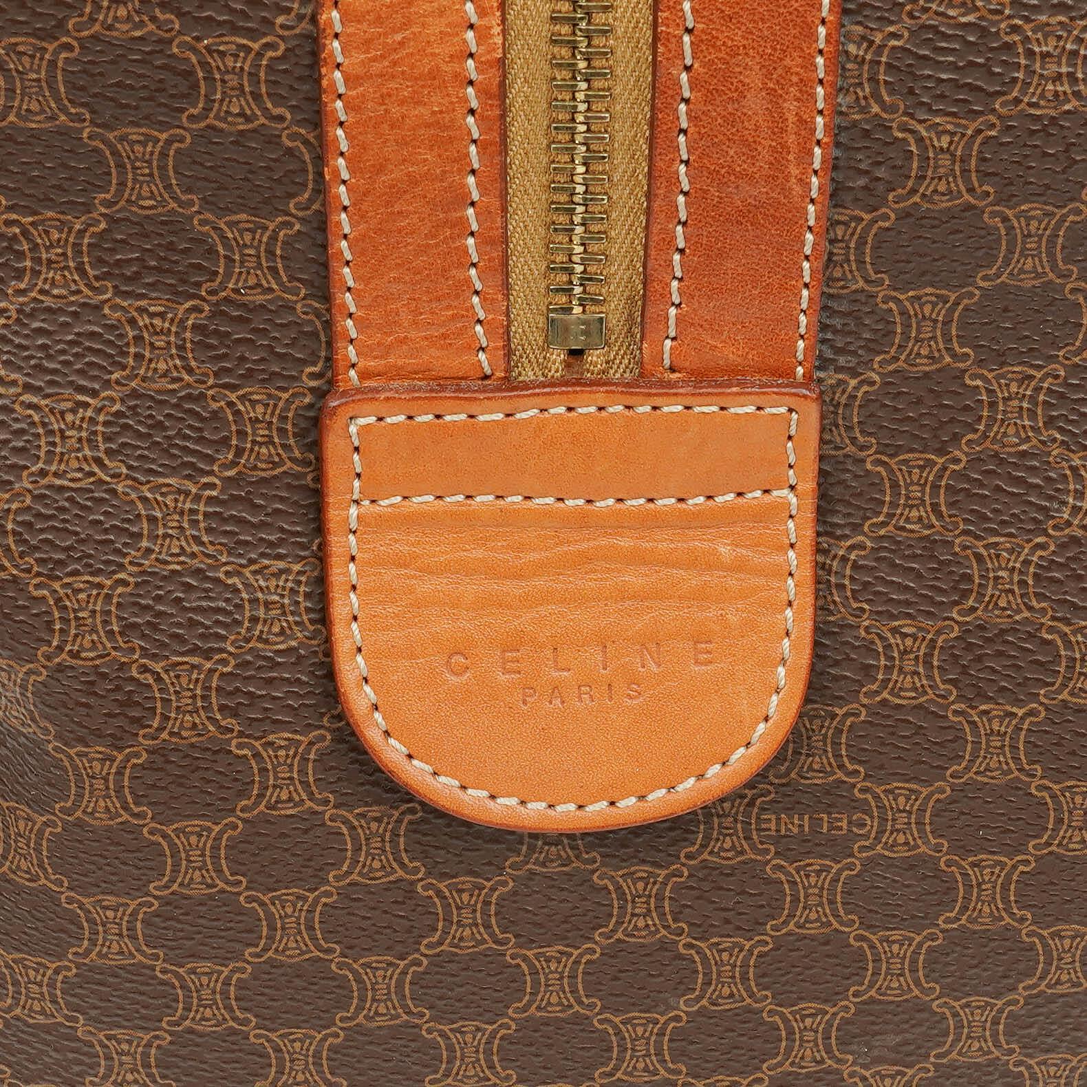 Celine Vintage Macadam Triomphe Reisetasche in Braun