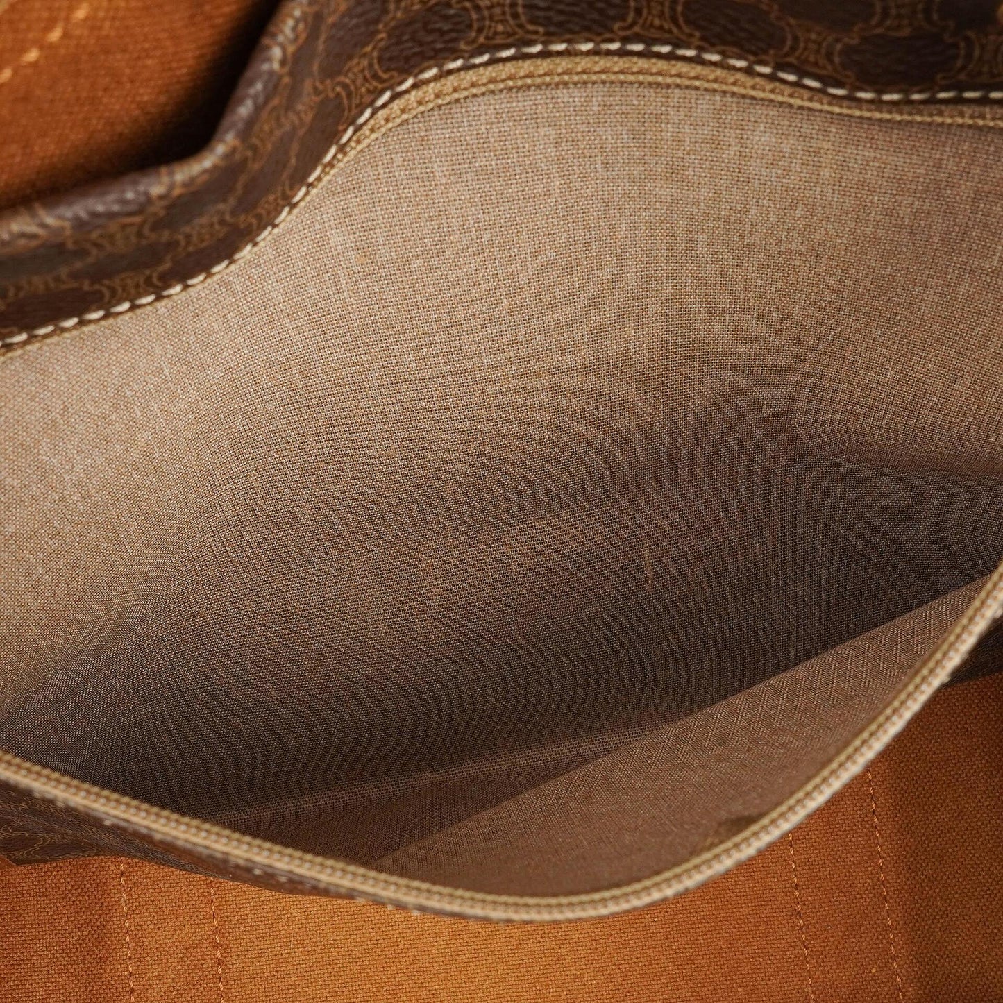 Celine Vintage Macadam Triomphe Reisetasche in Braun