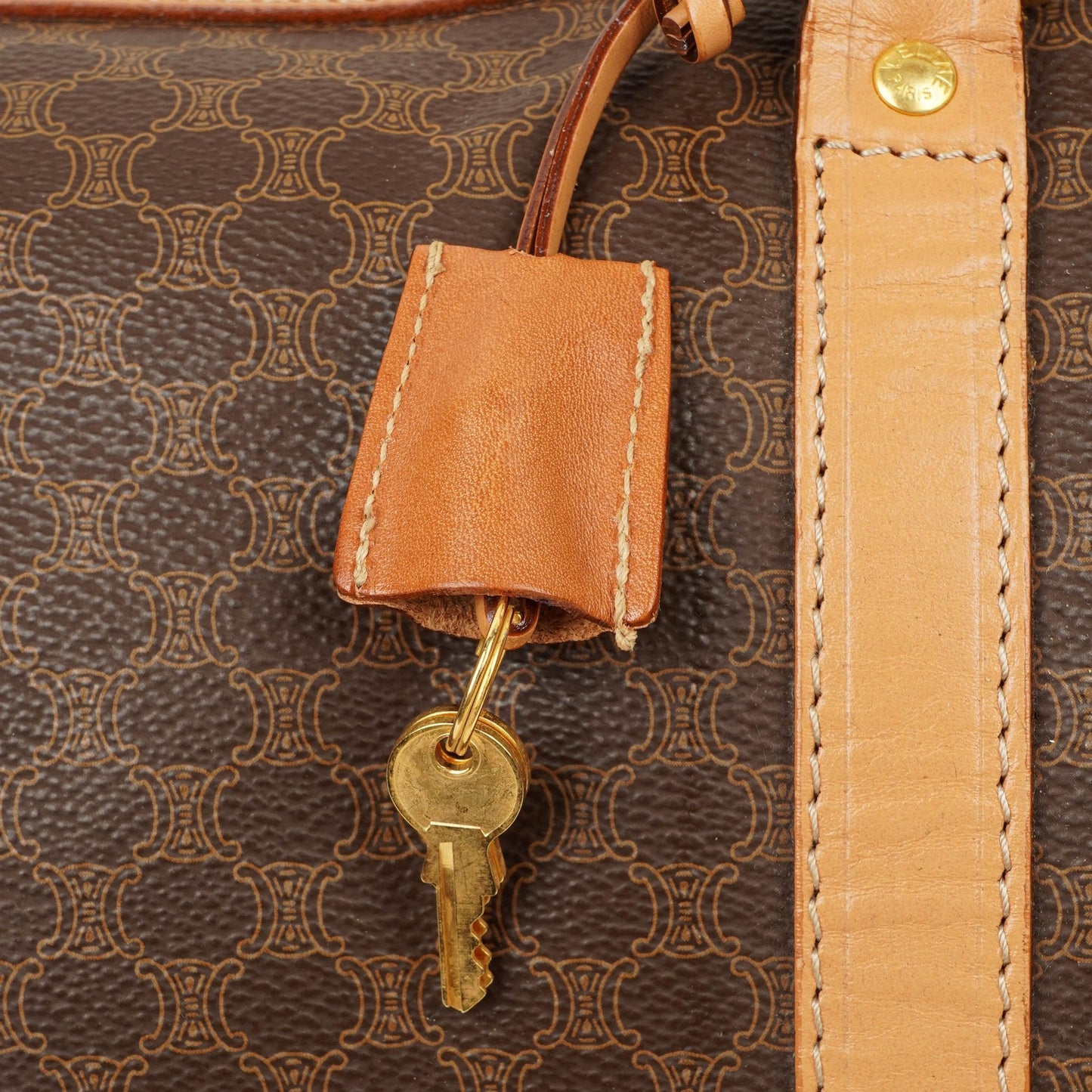 Celine Vintage Macadam Triomphe Reisetasche in Braun