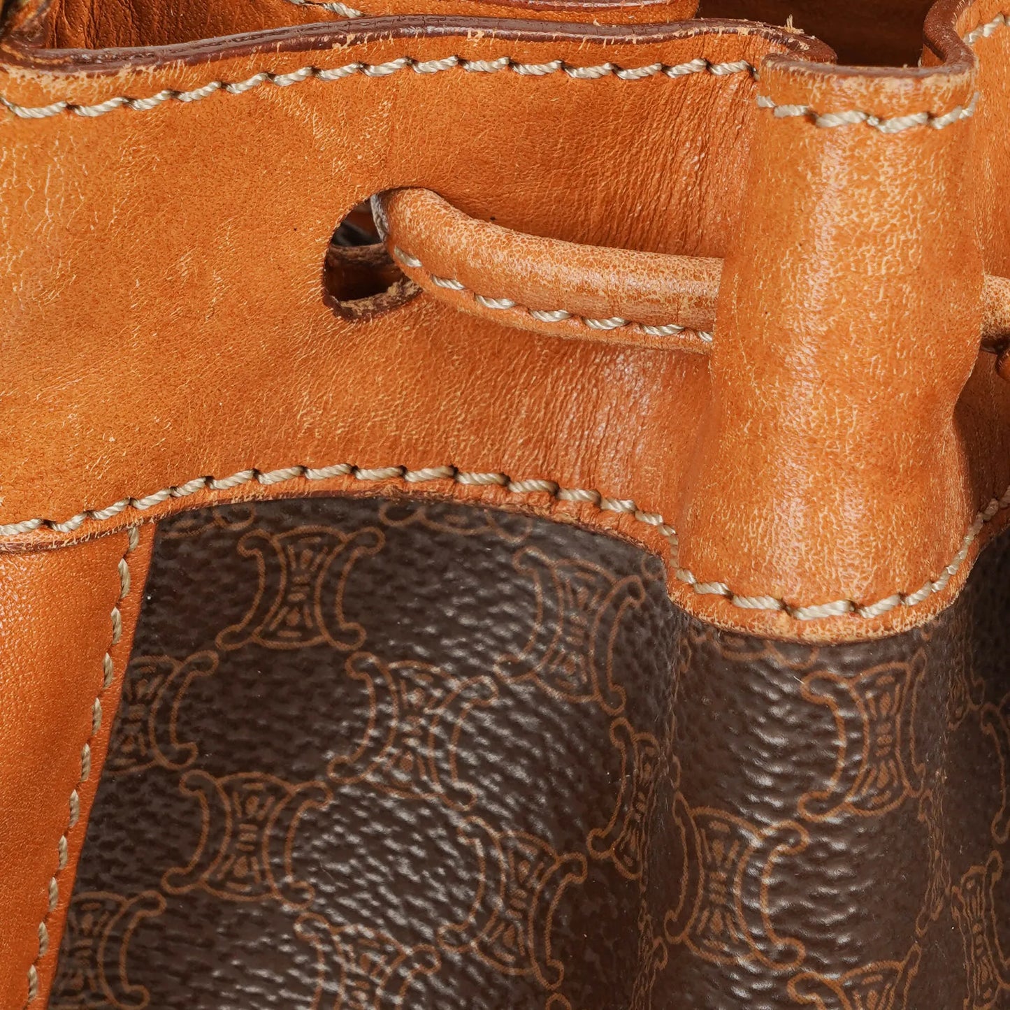 Celine Vintage Macadam Triomphe Bucket Bag mit Kordelzug