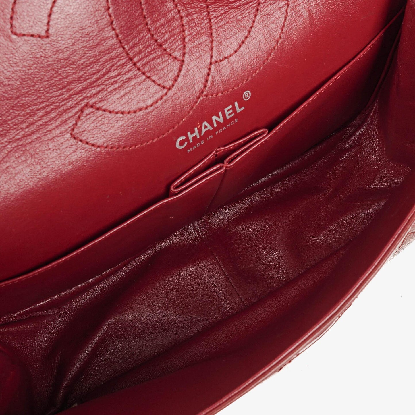 Chanel 2.55 Reissue 226 Flap Tasche aus rotem Knitterlackleder mit Ruthenium-Beschlägen