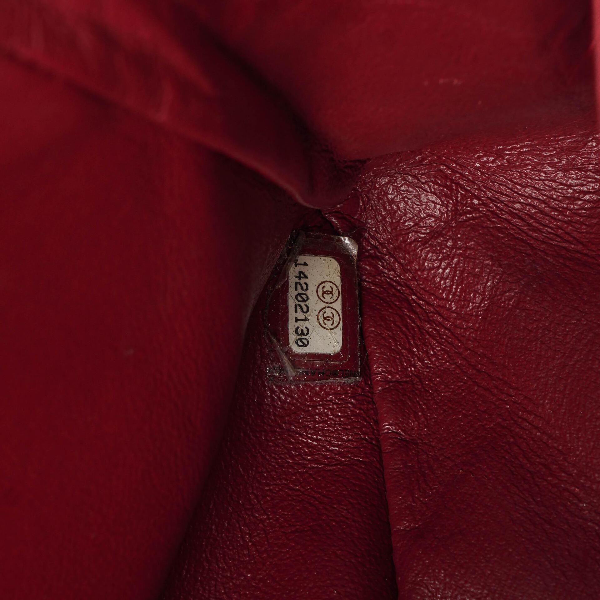 Chanel 2.55 Reissue 226 Flap Tasche aus rotem Knitterlackleder mit Ruthenium-Beschlägen