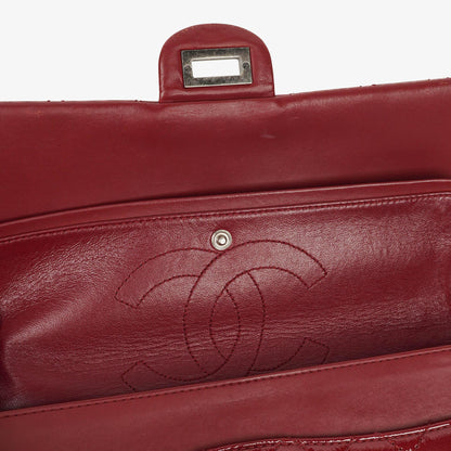 Chanel 2.55 Reissue 226 Flap Tasche aus rotem Knitterlackleder mit Ruthenium-Beschlägen