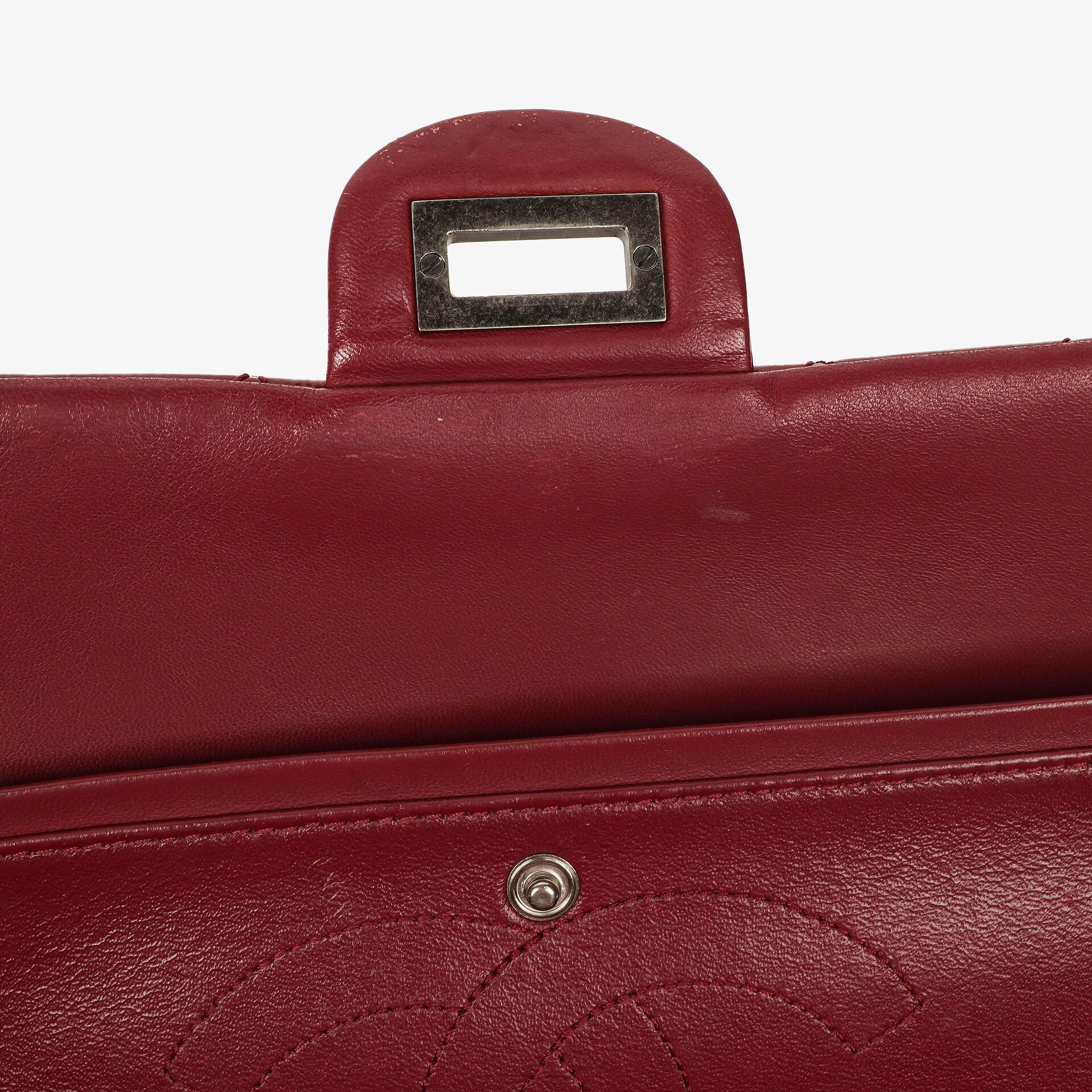 Chanel 2.55 Reissue 226 Flap Tasche aus rotem Knitterlackleder mit Ruthenium-Beschlägen