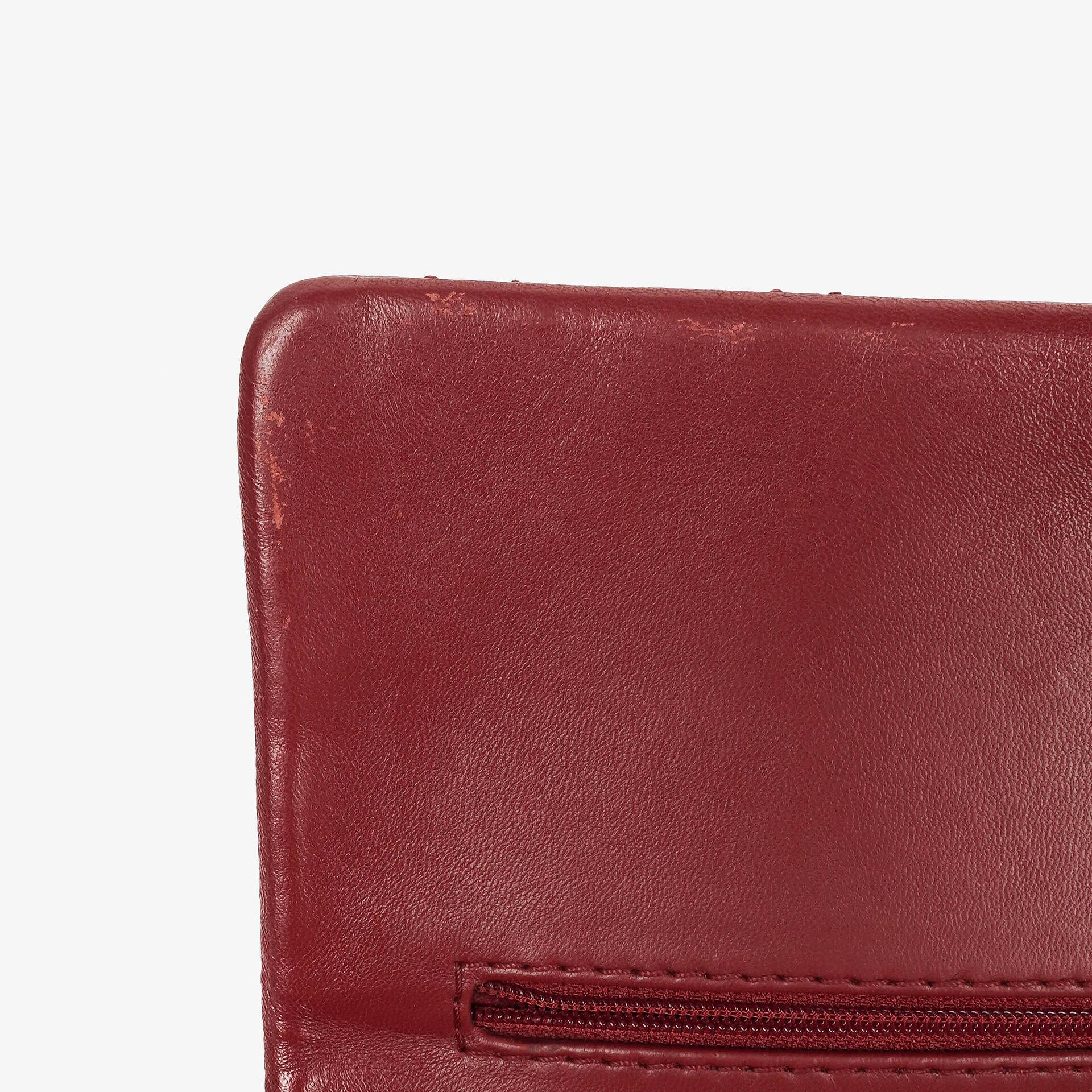 Chanel 2.55 Reissue 226 Flap Tasche aus rotem Knitterlackleder mit Ruthenium-Beschlägen