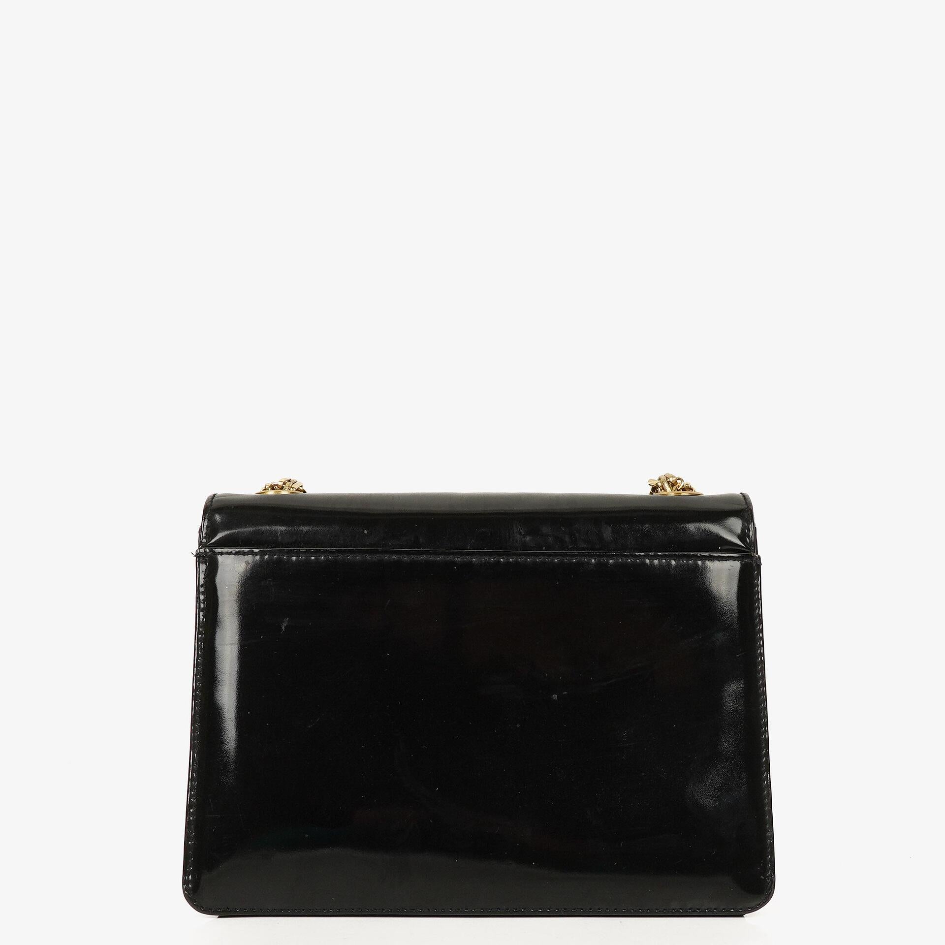 Chanel 2.55 Schultertasche aus schwarzem Lackleder mit Mademoiselle-Kette
