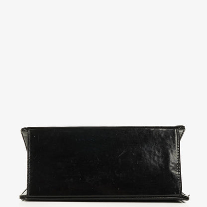 Chanel 2.55 Schultertasche aus schwarzem Lackleder mit Mademoiselle-Kette