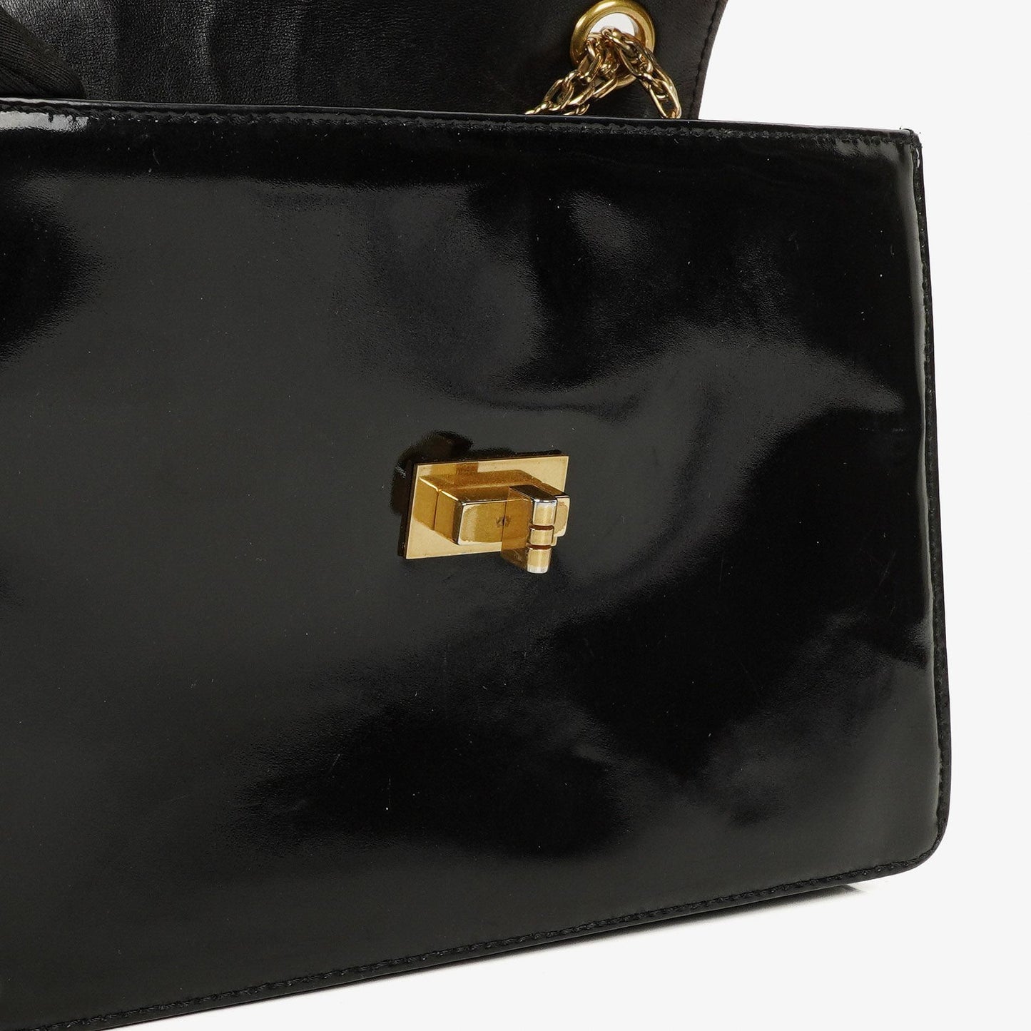 Chanel 2.55 Schultertasche aus schwarzem Lackleder mit Mademoiselle-Kette