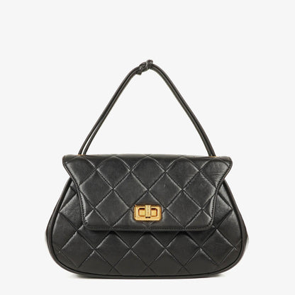 Chanel 2.55 Top-Handle Flap-Tasche aus schwarzem gestepptem Lammleder