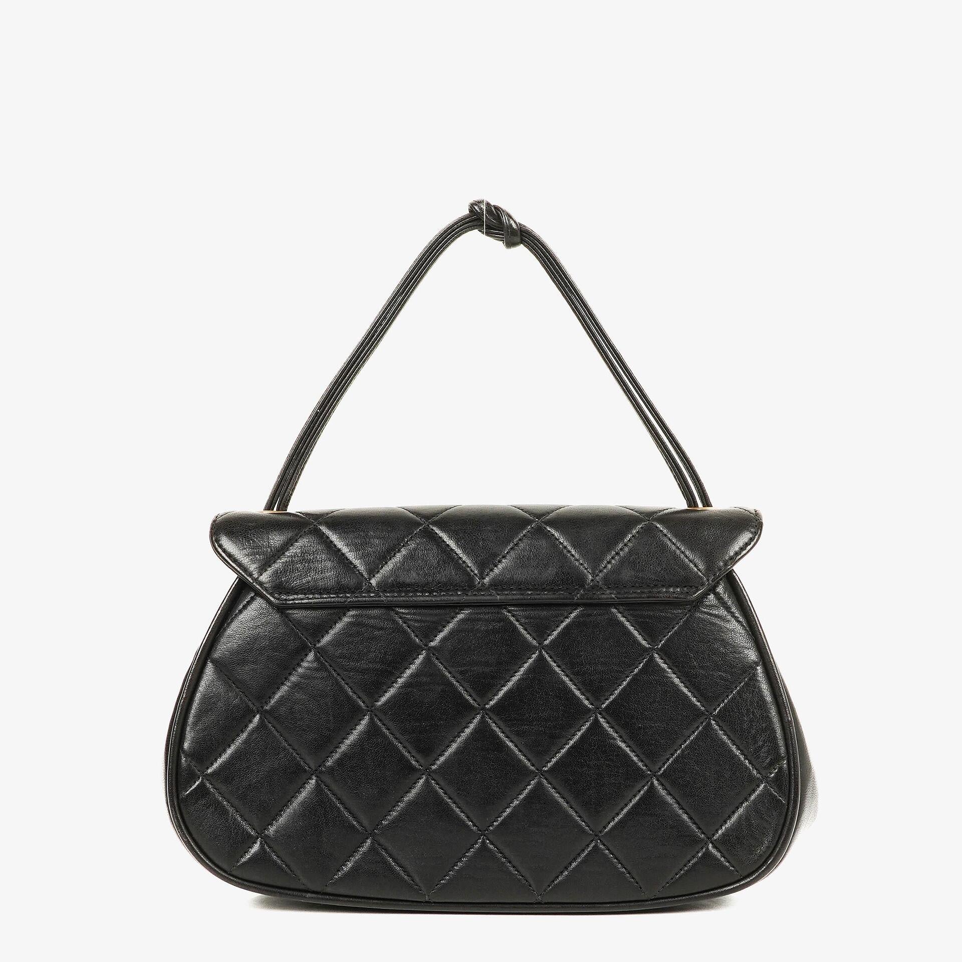 Chanel 2.55 Top-Handle Flap-Tasche aus schwarzem gestepptem Lammleder