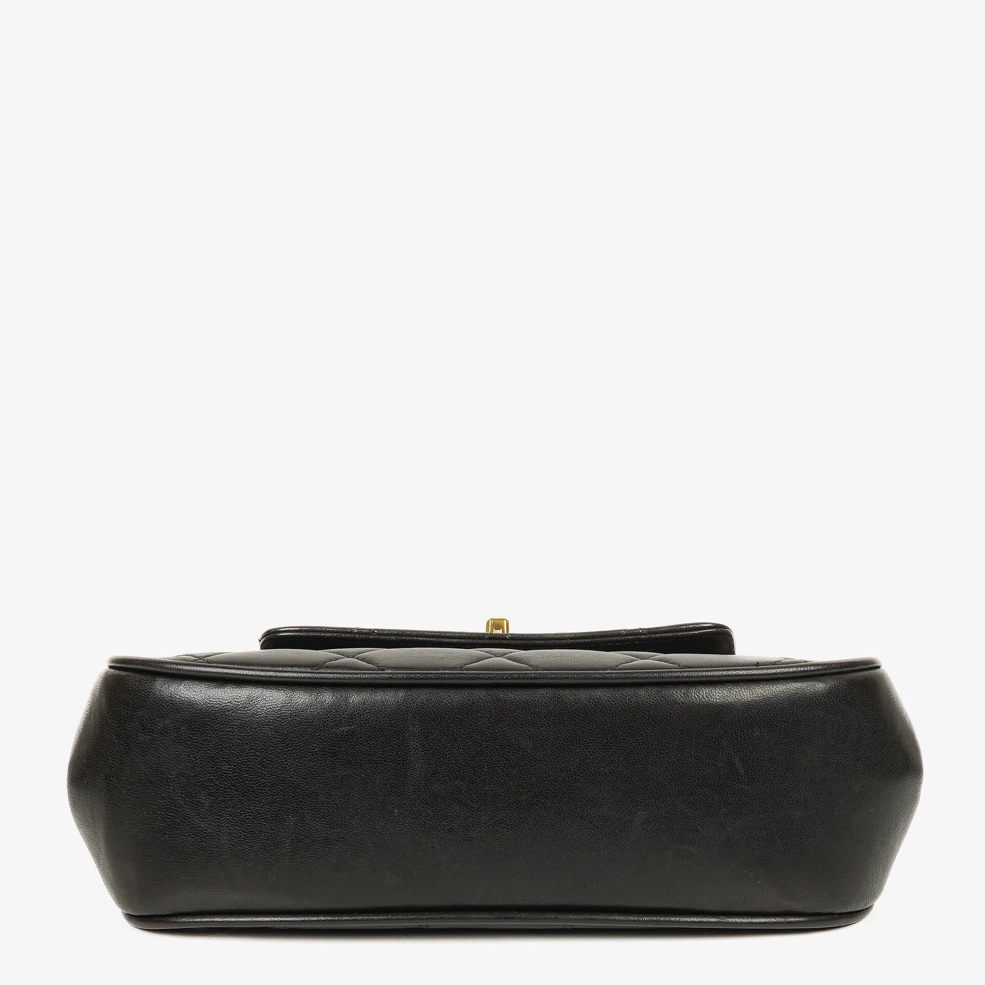 Chanel 2.55 Top-Handle Flap-Tasche aus schwarzem gestepptem Lammleder