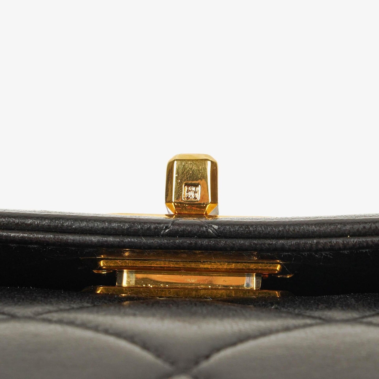 Chanel 2.55 Top-Handle Flap-Tasche aus schwarzem gestepptem Lammleder